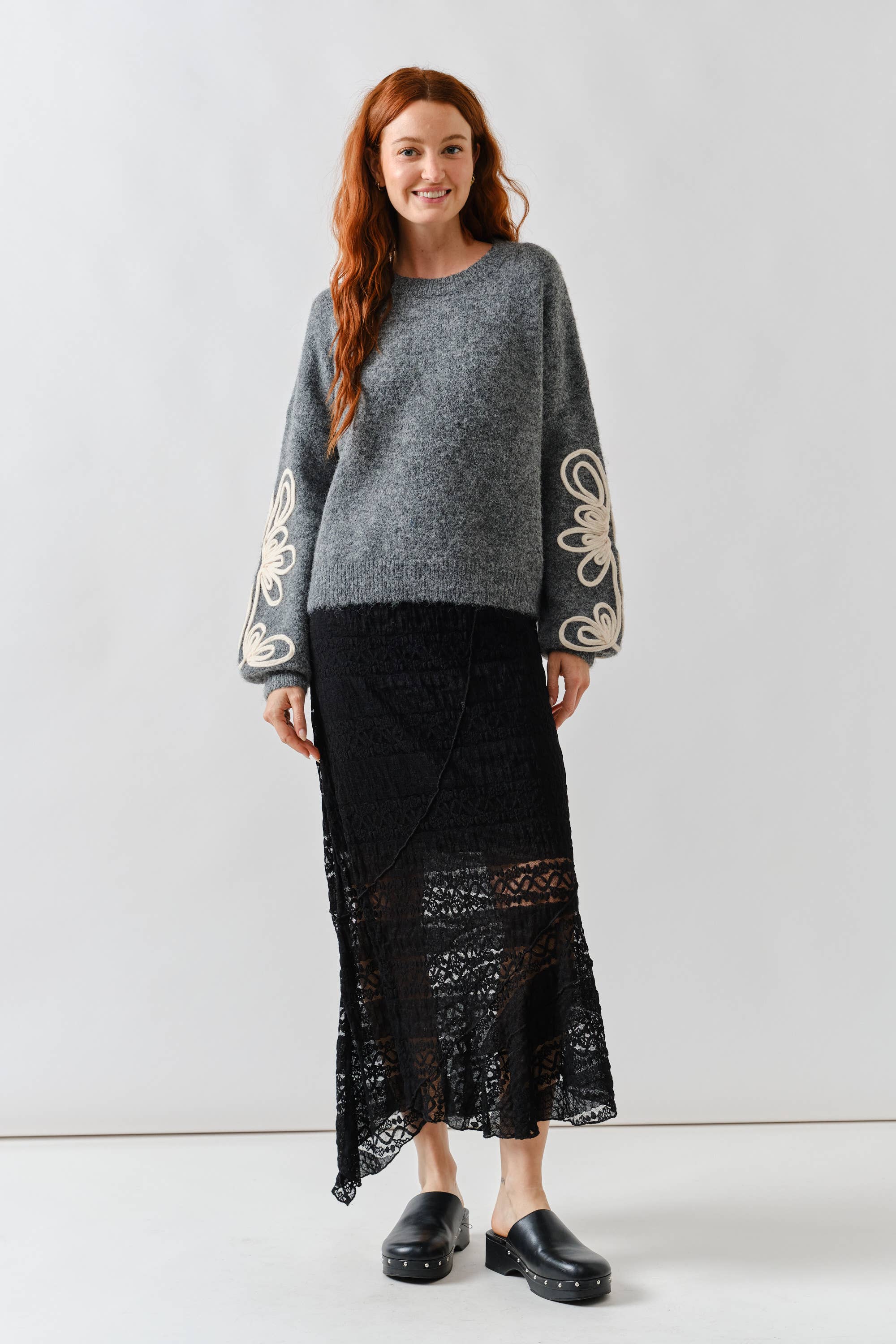 EMBROIDERED DETAIL SWEATER