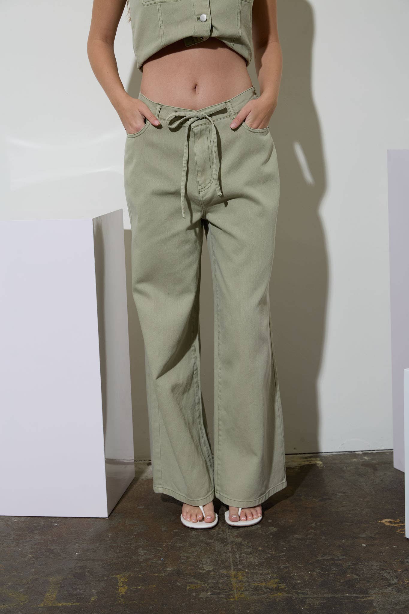 DRAWSTRING DETAIL DENIM PANTS