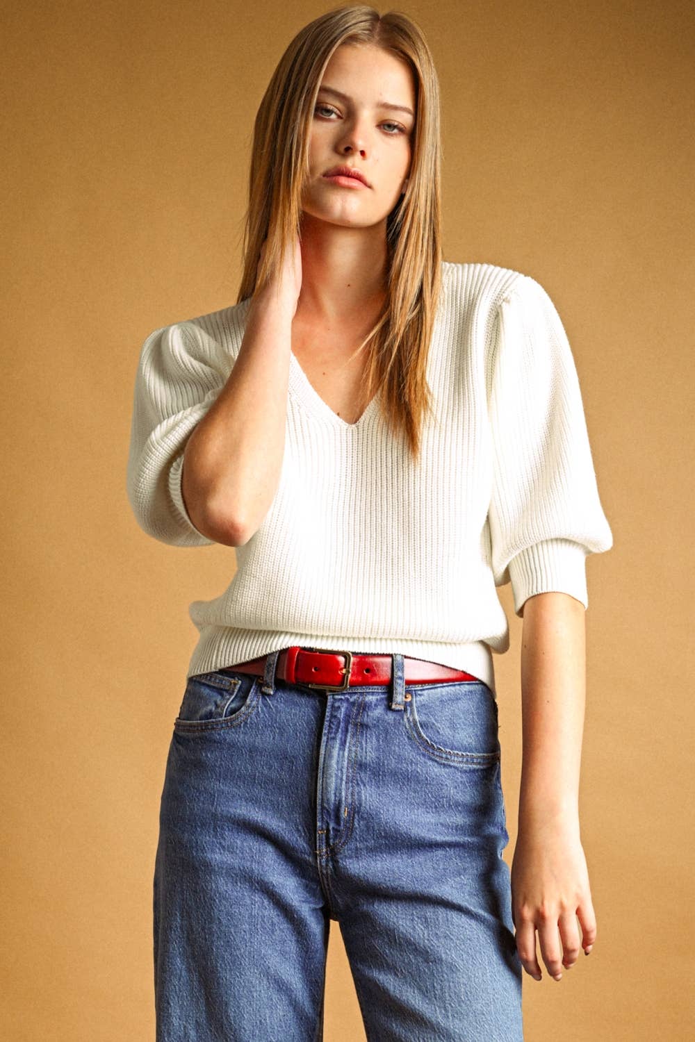 V-NECK WITH SHORT PUFF SLEEVE