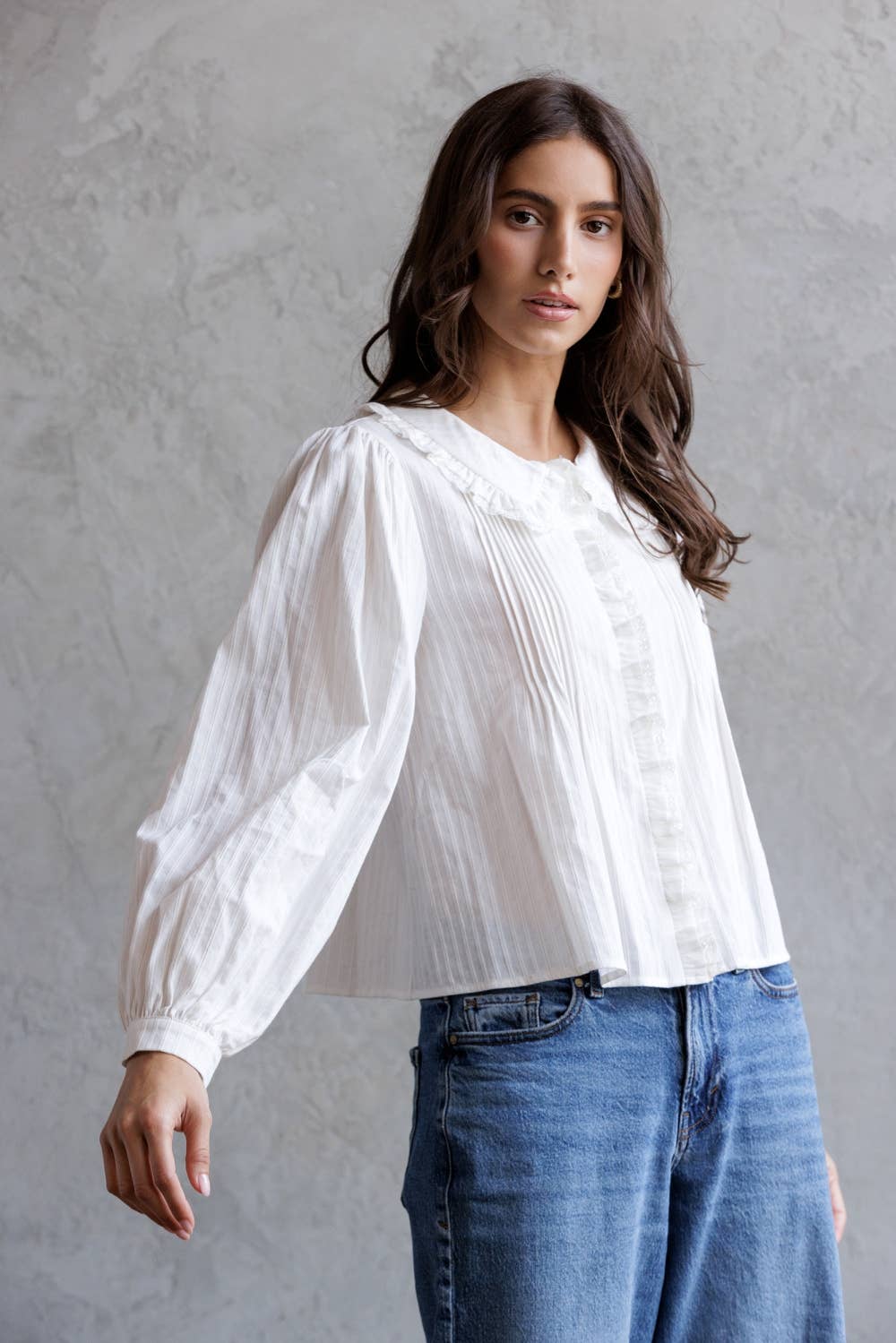 RUFFLED LACE COLLAR BLOUSE