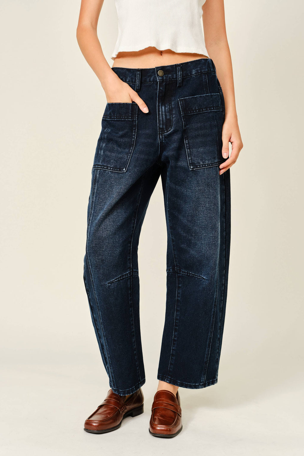 DARK WASHED BARREL JEANS