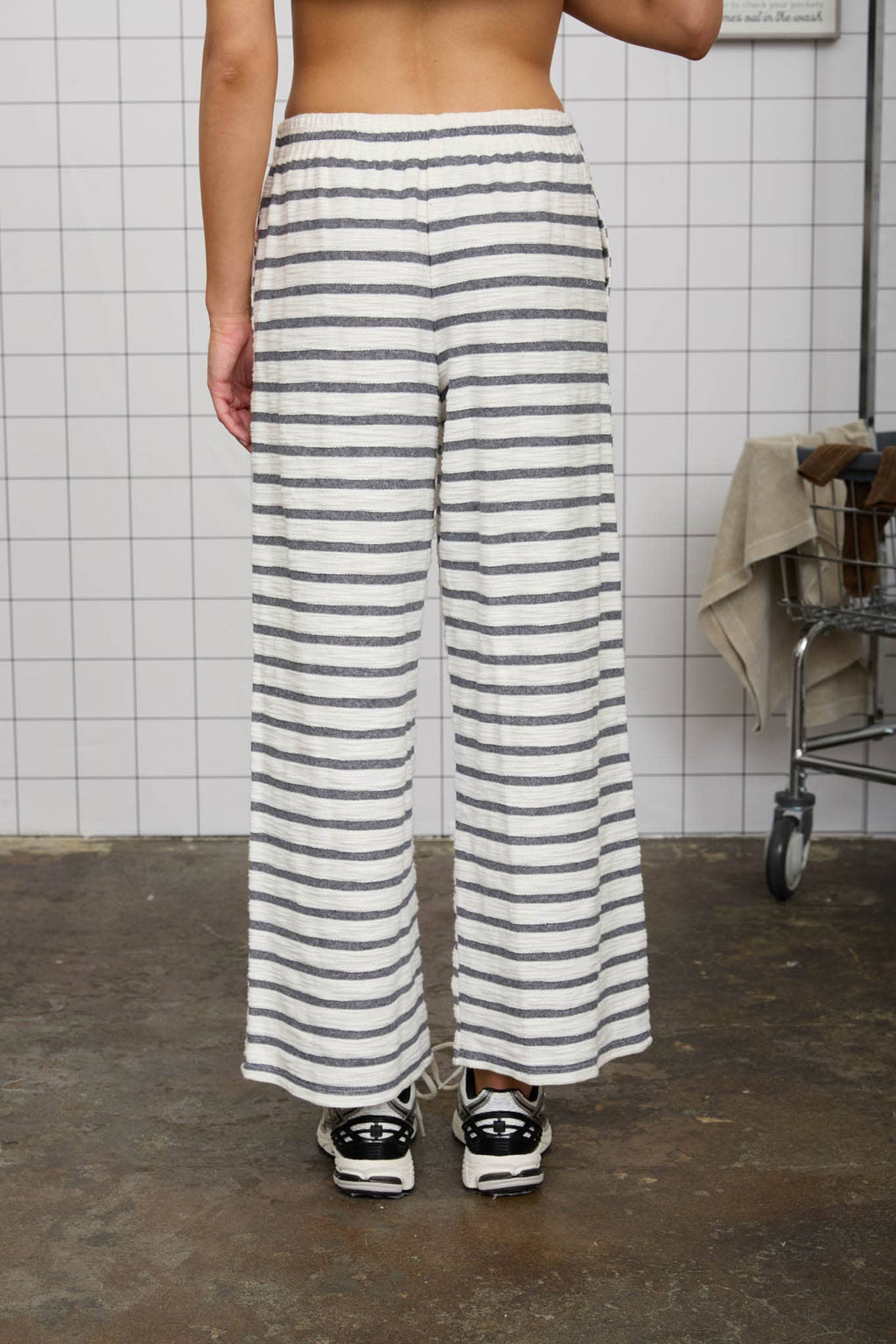 STRIPE DRAWSTRING WIDE LEG KNIT LOUNGE PANTS