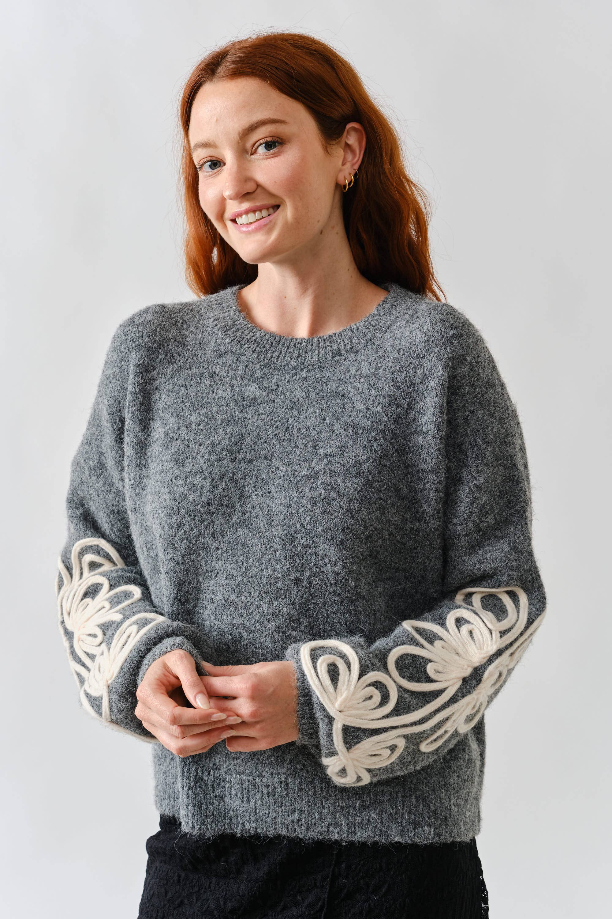 EMBROIDERED DETAIL SWEATER