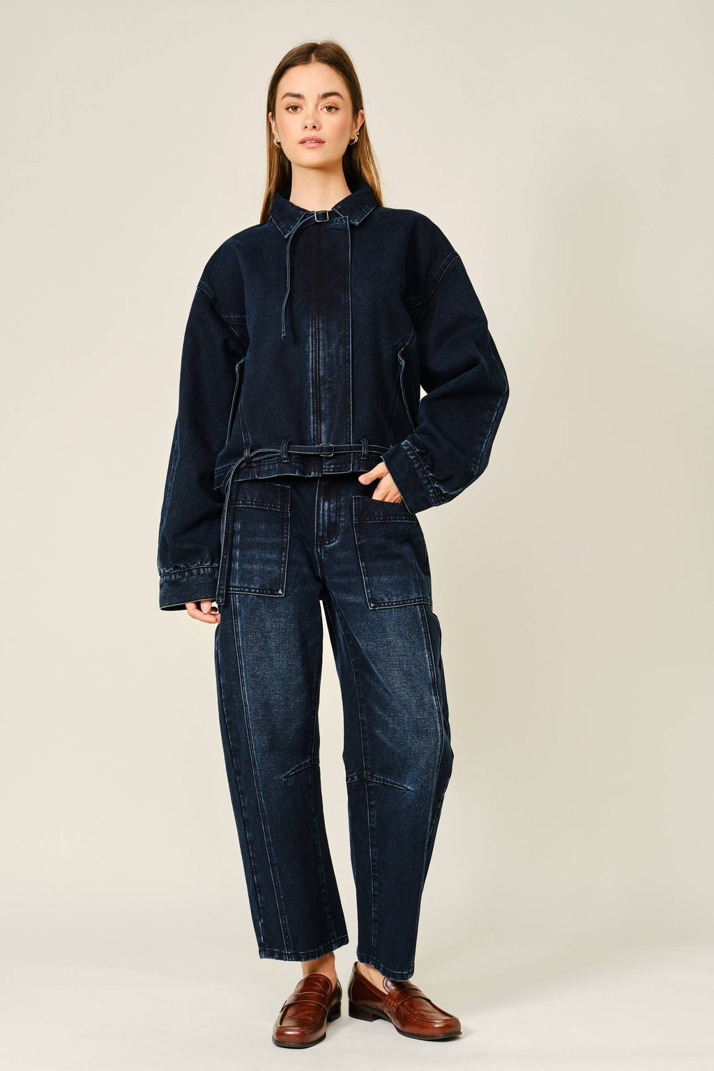 DARK WASHED BARREL JEANS