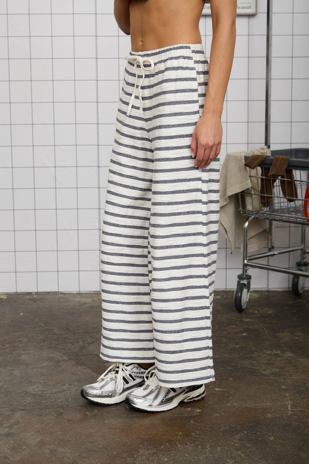 STRIPE DRAWSTRING WIDE LEG KNIT LOUNGE PANTS