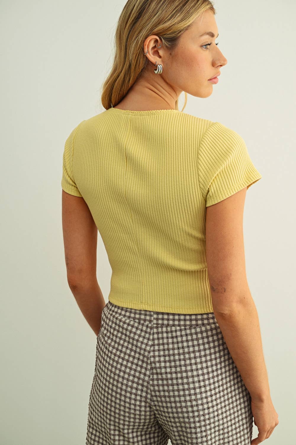 BUTTON FRONT RIBBED TOP