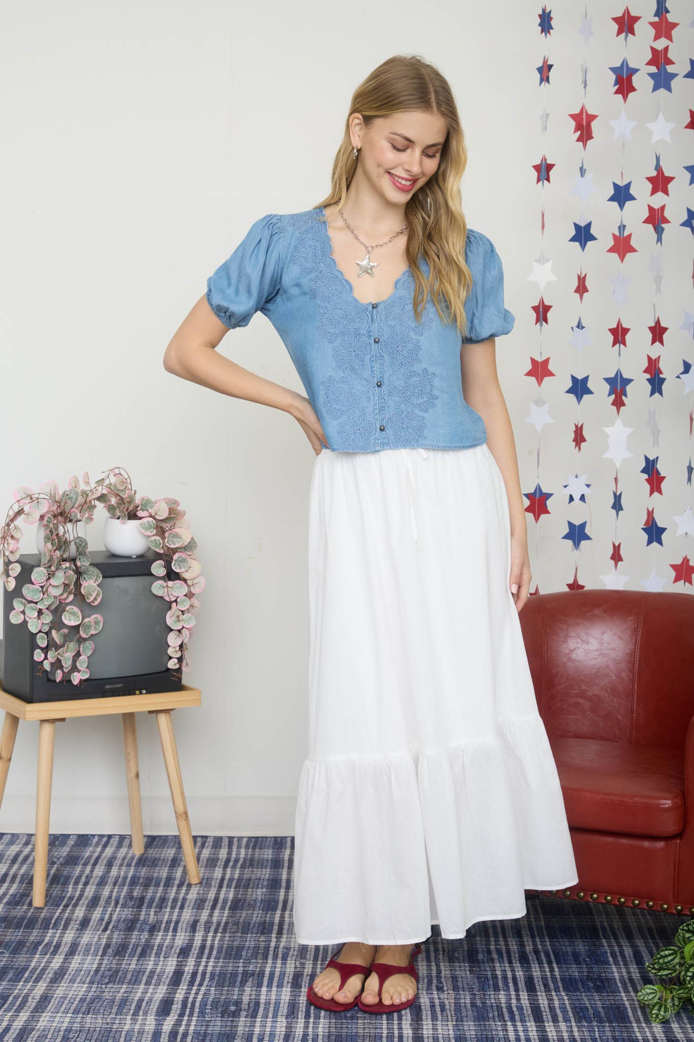 blu pepper SCALLOP TRIM EMBROIDERY DETAIL BUTTON DOWN TOP
