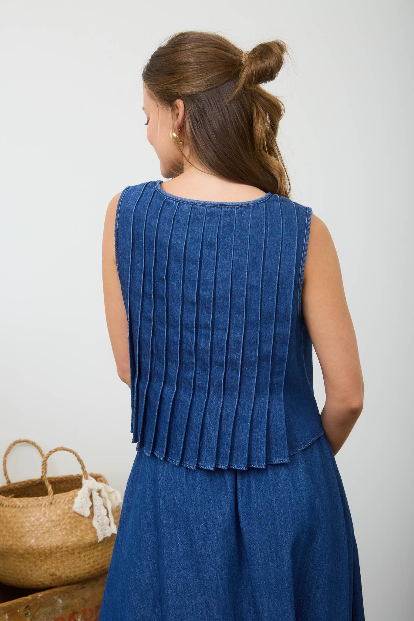 blu pepper FRONT TIE PINTUCK DETAIL SLEEVELESS DENIM BLOUSE