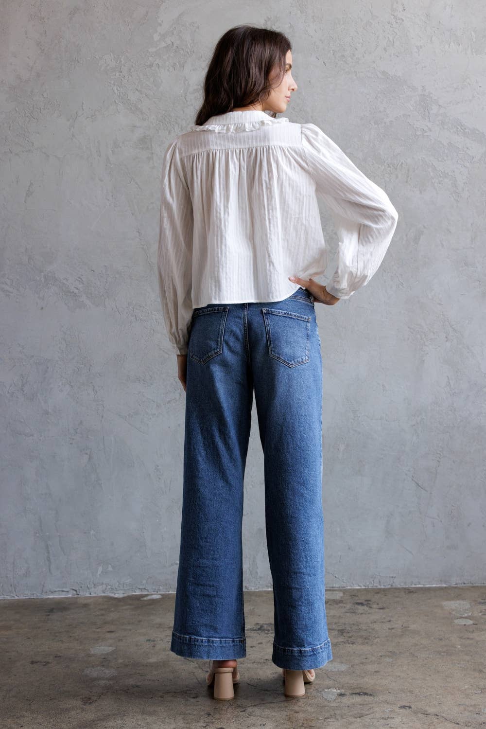 RUFFLED LACE COLLAR BLOUSE