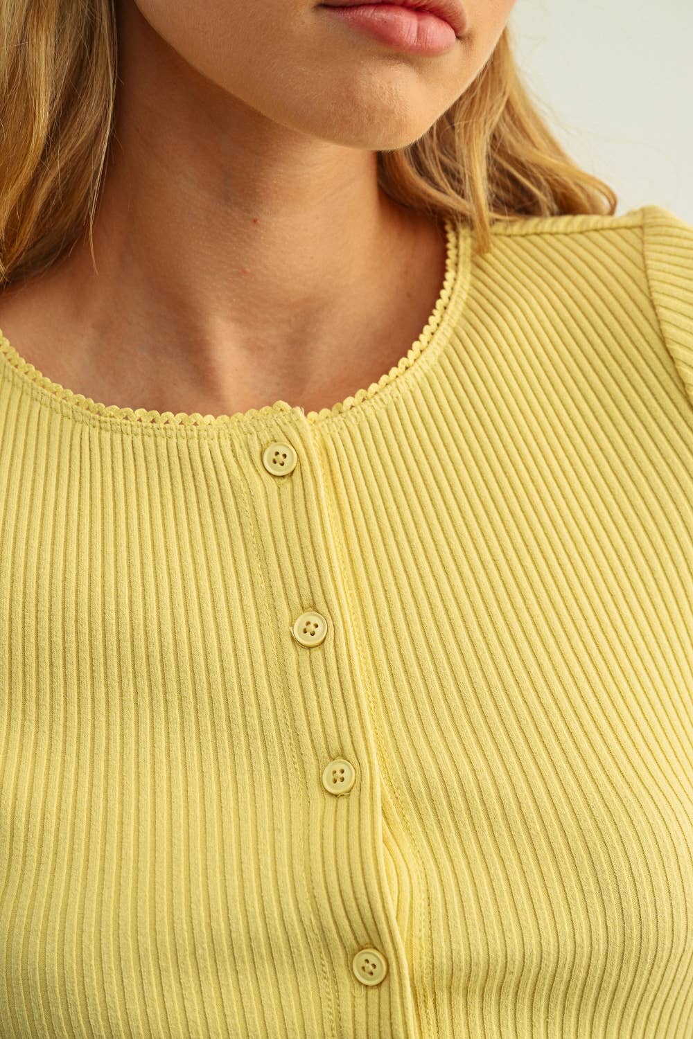 BUTTON FRONT RIBBED TOP