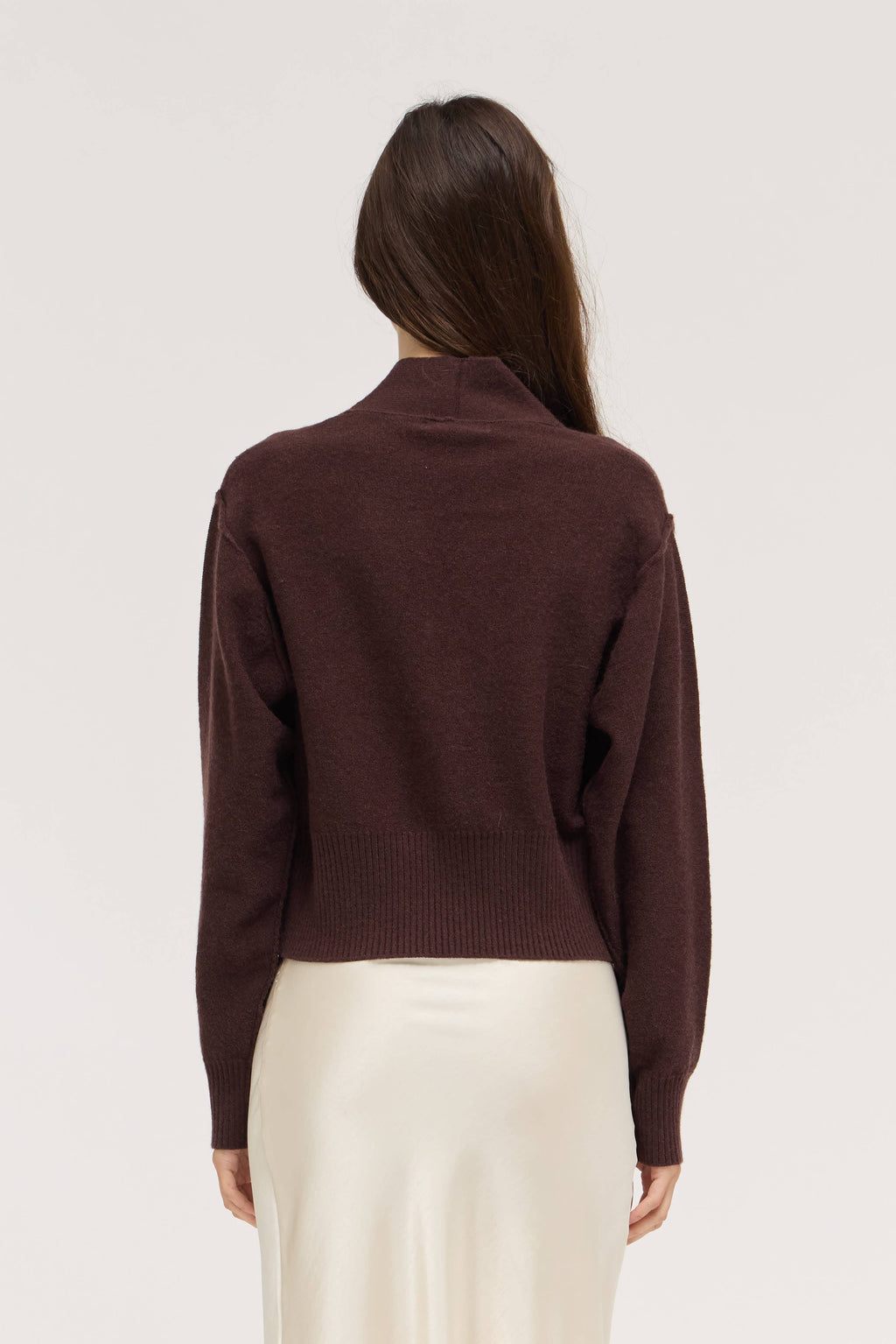 V-NECK CARDIGAN