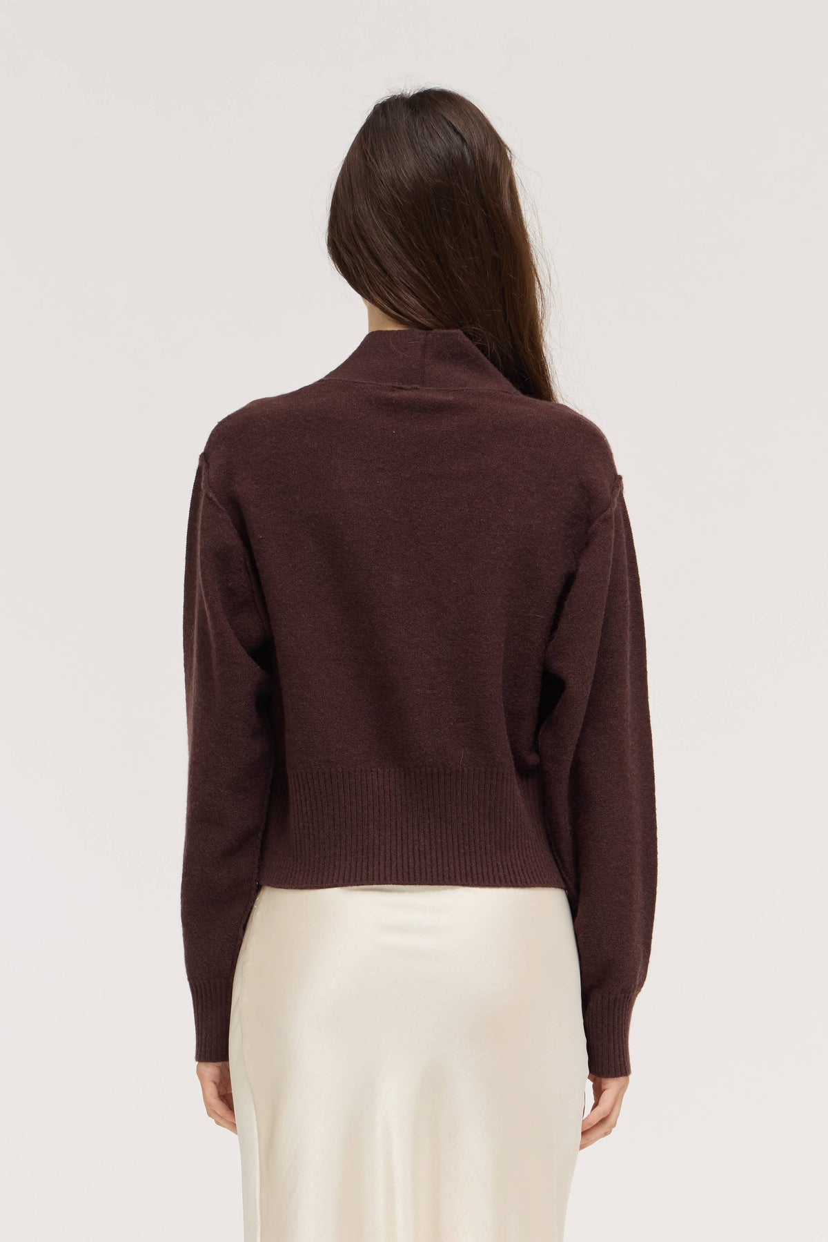 V-NECK CARDIGAN