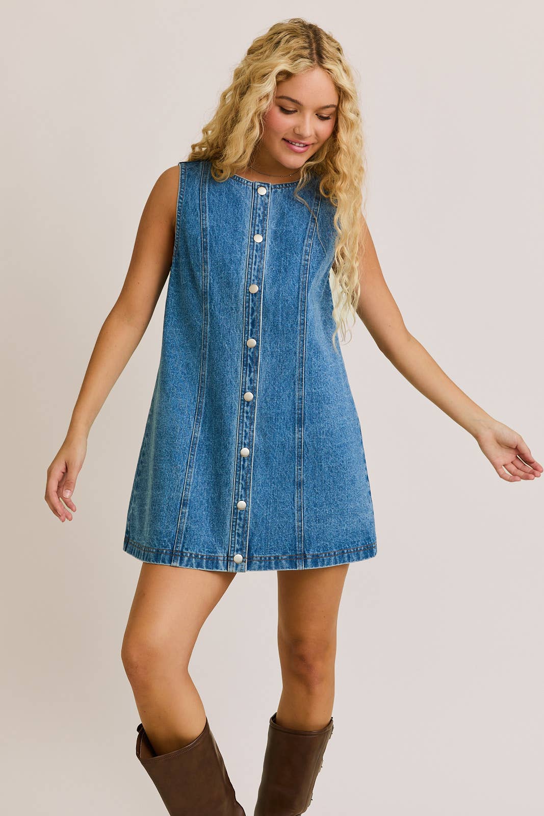 SLEEVELESS BUTTON DOWN DRESS