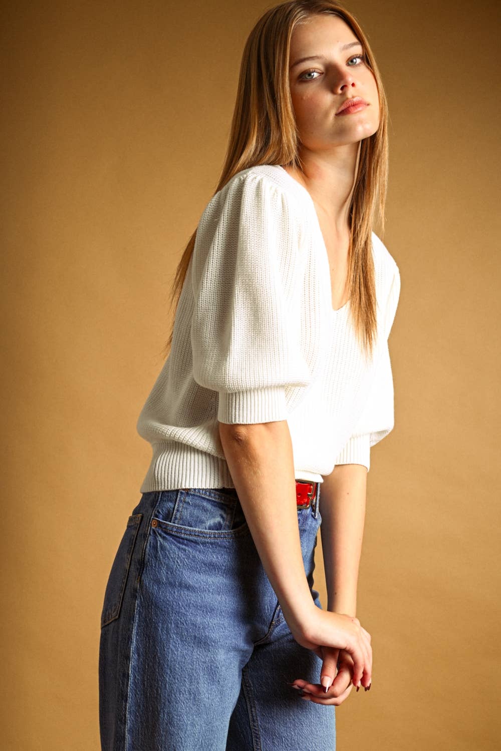 V-NECK WITH SHORT PUFF SLEEVE